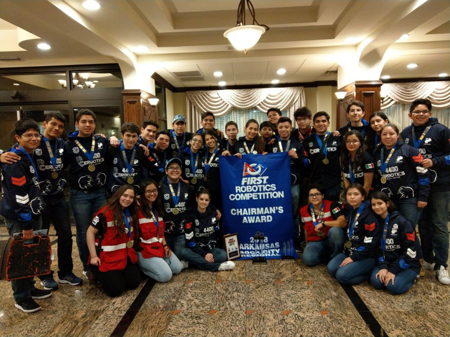 El equipo es conformado por 38 alumnos de nivel secundaria y preparatoria.