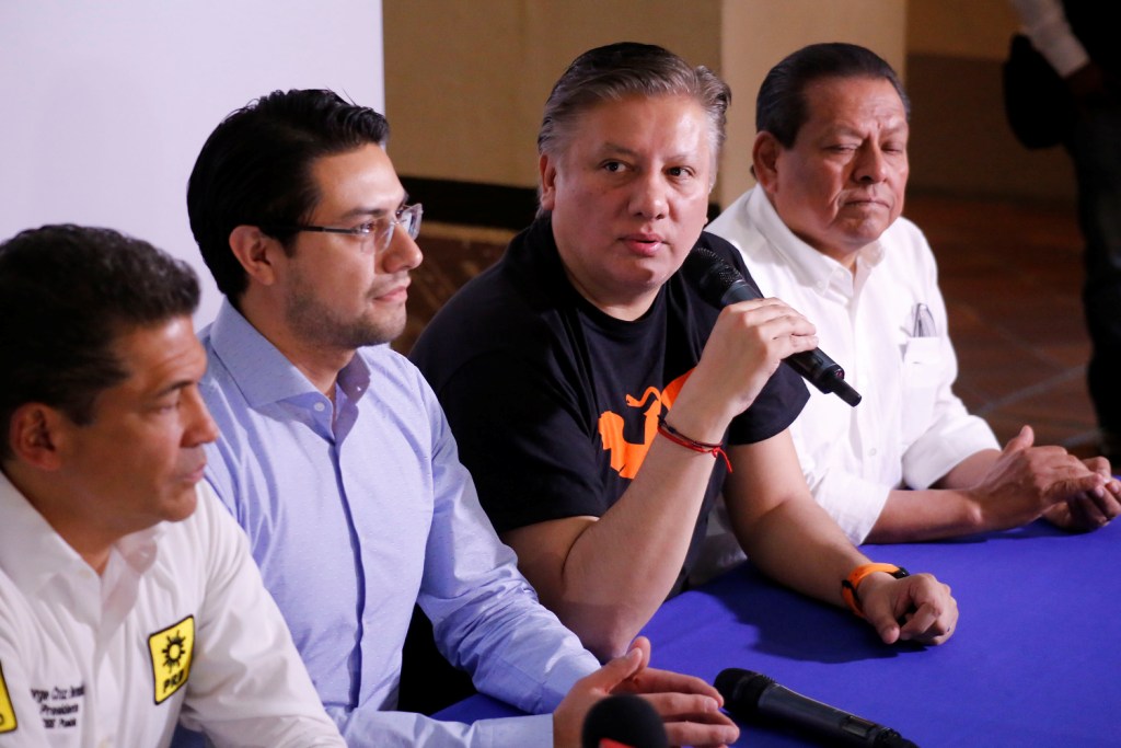 Los dirigentes estatales de los partidos que integran la coalición "Por Puebla al Frente" informaron que los resultados de los estudios de opinión de 
