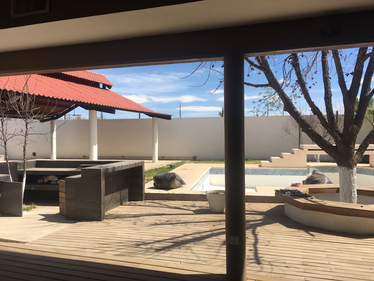 En el lugar localizaron un vehículo asociado a la empresa "Transporte Teja del Norte" de Carlos Hermosillo Arteaga.