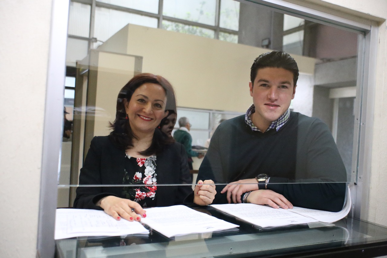 Los diputados Mariela Saldívar y Samuel García presentaron la iniciativa.  