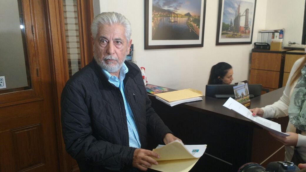 Guillermo Martínez señaló que el funcionario les respondió a los activistas que no tienen derecho a preguntar, cuestionar, ni a dudar.