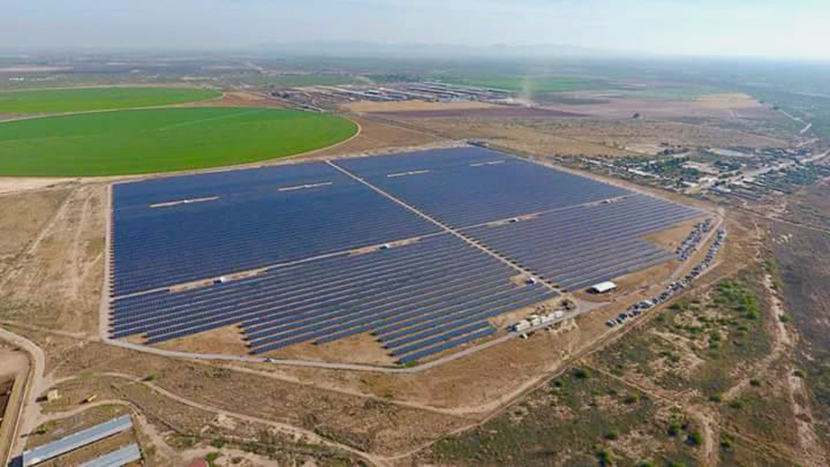 Con la inauguración de estos parques, buscan dejar atrás el uso de hidrocarburos fósiles para producir energía.