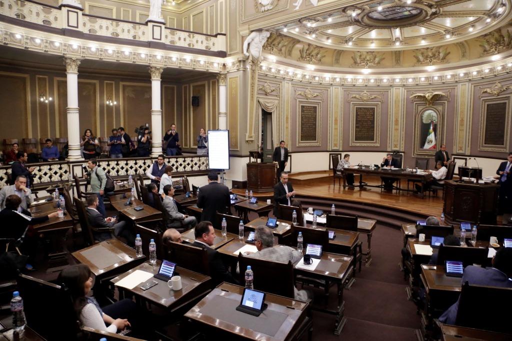 El pleno del Congreso del Estado aprobó más de un centenar de cuentas públicas.