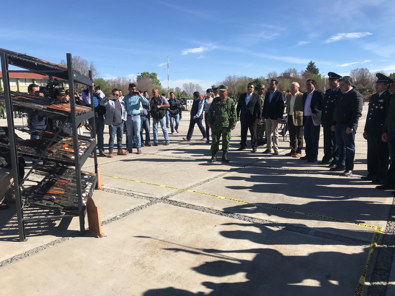 Las armas fueron llevadas en la campaña de "Intercambio por la Paz".
