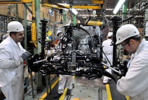 Empresarios señalan que México debe apostarle a dejar de ser 'maquiladores' de autopartes.
