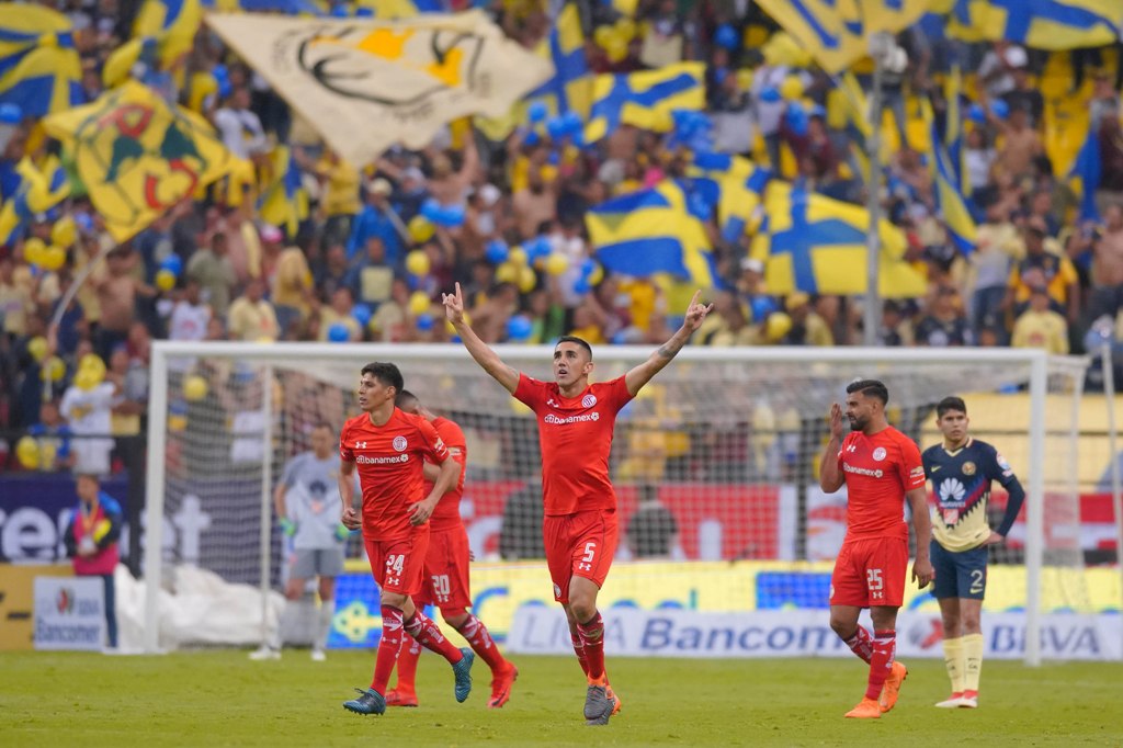 Toluca se impuso en el Azteca