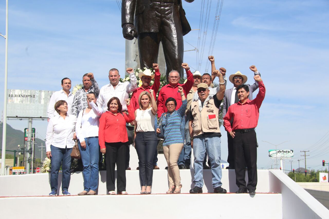 En conmemoración al 80 aniversario de la expropiación petrolera el partido hizo una guardia de honor en el monumento a Lázaro Cárdenas. 