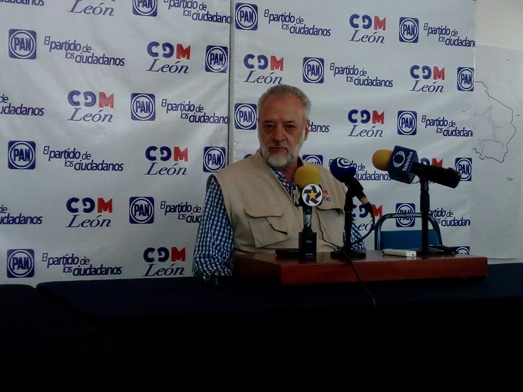Ling Altamirano, en rueda de prensa, reconoció que tras la salida de Sheffield podrían darse otras salidas de militantes