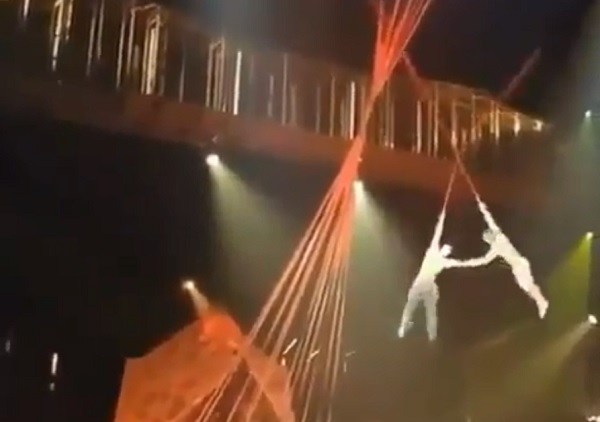 El acróbata tenía 15 años en el Cirque du Soleil.