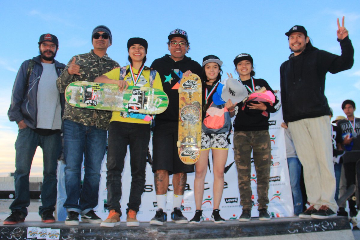 Los ganadores en el torneo de skateboarding
