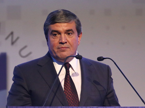 El gobernador interino, Manuel González Flores. 