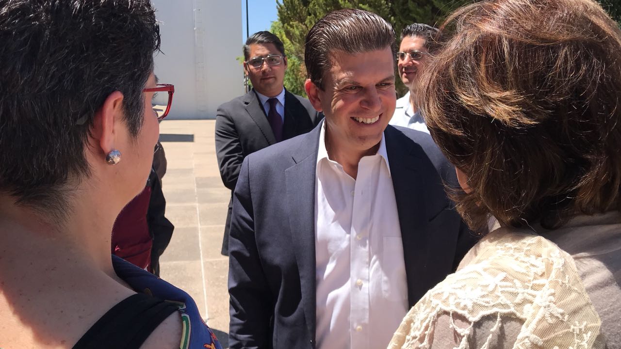 Ricardo Sheffield en su registro ante el IEEG. 