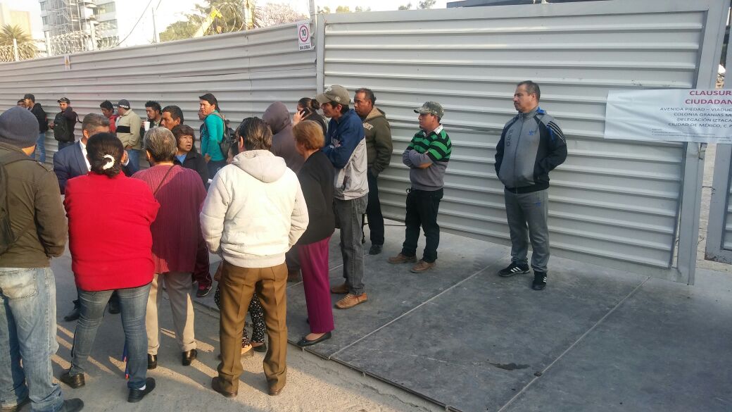 Los vecinos comentaron que la construcción contemplaría la edificación de 6 o 7 pisos más de los permitidos. 