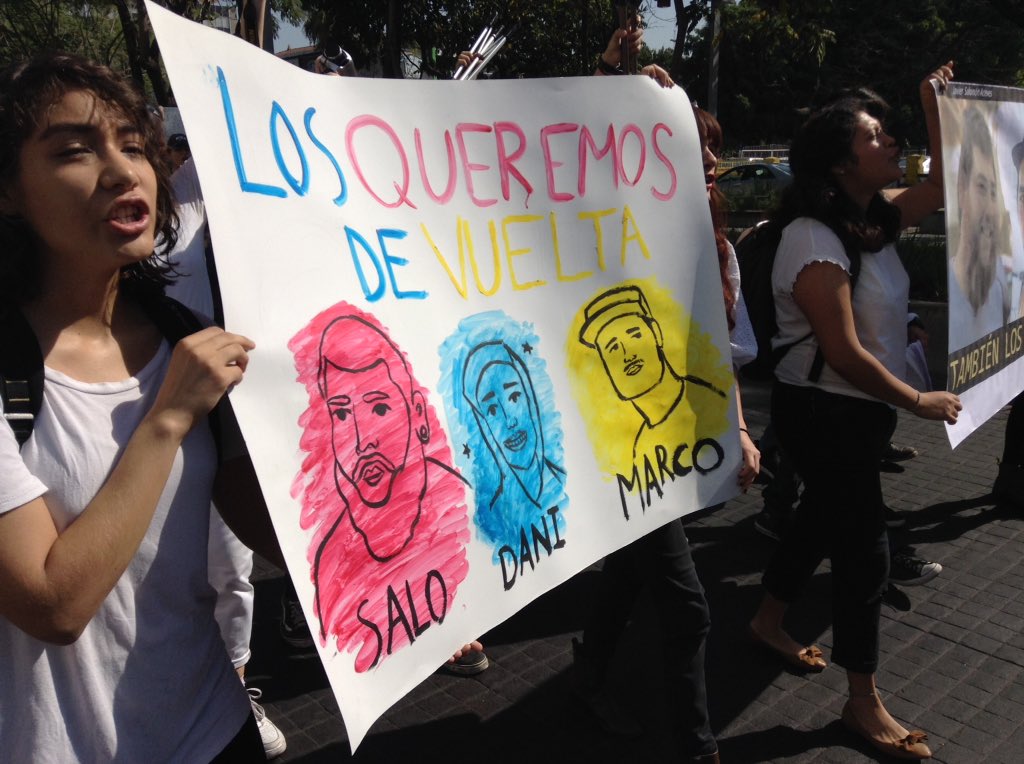 Los estudiantes marcharon en Guadalajara.