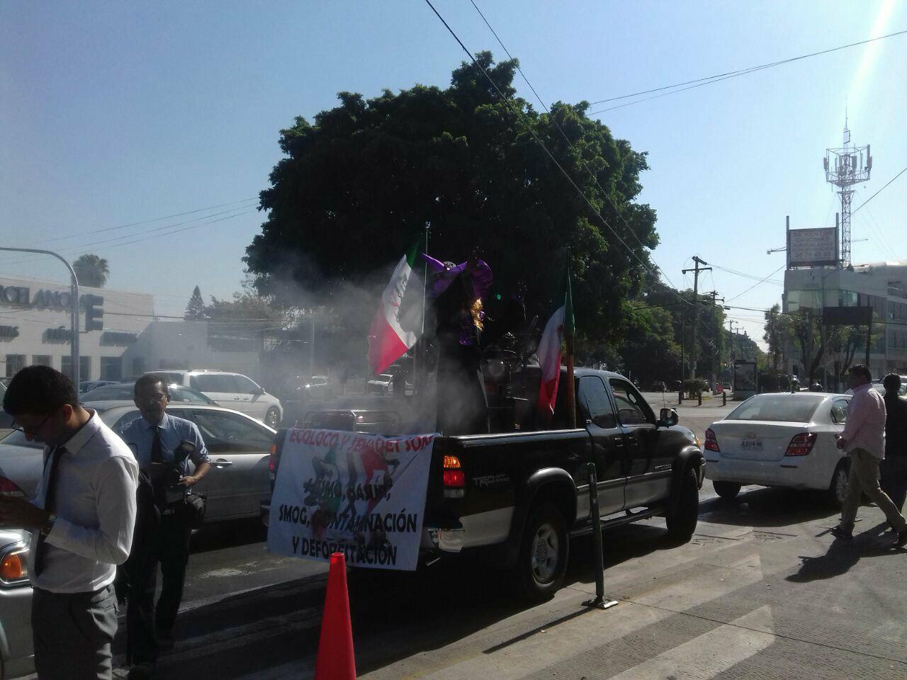 Los inconformes acudieron a las oficinas de la Semadet.