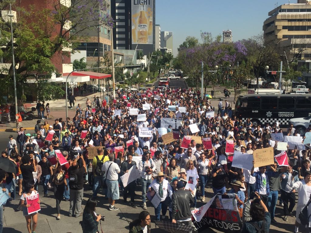 Debido a la manifestación fue cerrada la avenida Niños Héroes a la altura del monumento del mismo nombre