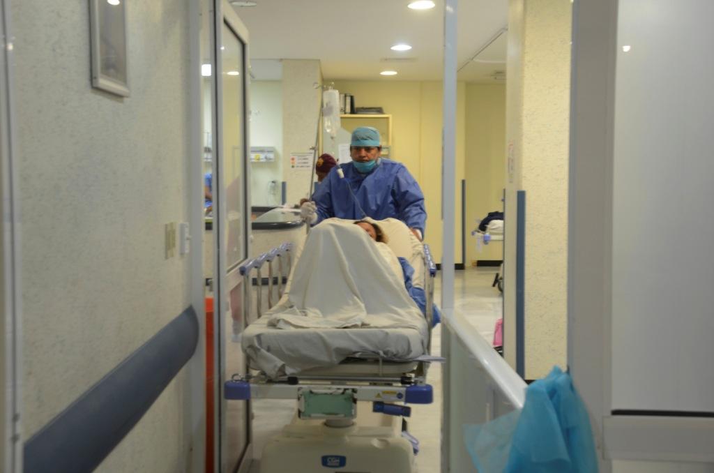 Médicos y enfermeras durante sus actividades en el hospital Donato G. Alarcón de Renacimiento, en Acapulco, Guerrero. 