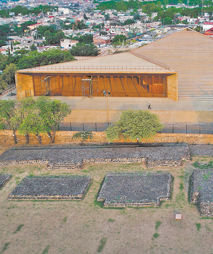 Alucinante, la convivencia entre la zona arqueológica y la nueva arquitectura. 