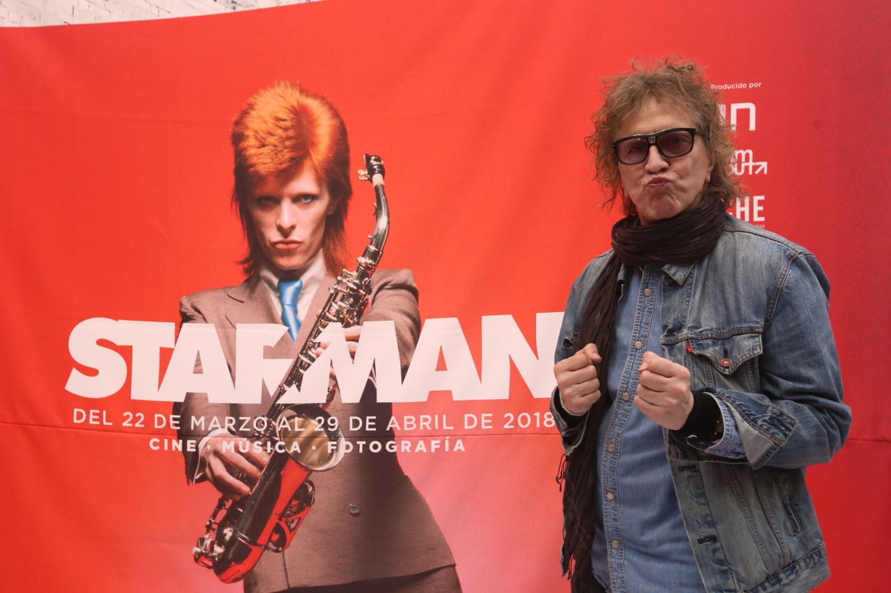 David Rock contó lo fácil que era trabajar con Bowie como modelo.