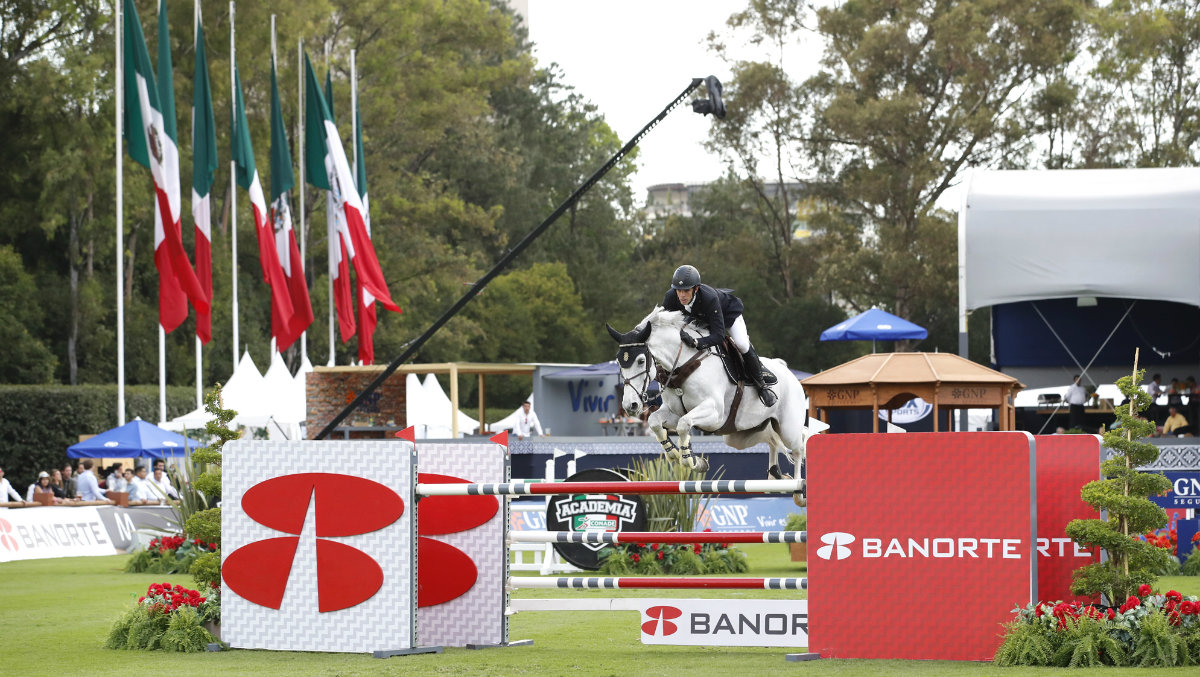 Eduardo Álvarez Aznar, ganador del trofeo CdMx en el Longines Global Champions Tour México