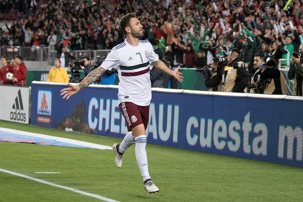 Miguel Layún en festejo de gol 