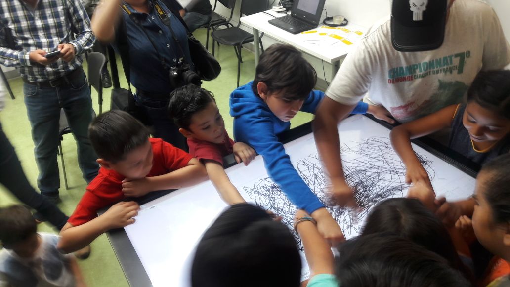 A través de diversas pruebas, los jóvenes demostraron sus conocimientos en robótica, en tres categorías.