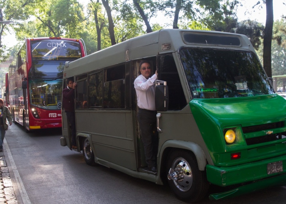 Mancera detalló que se retiraron 214 microbuses y se incluyeron 90 buses Mercedes Benz Euro V.
