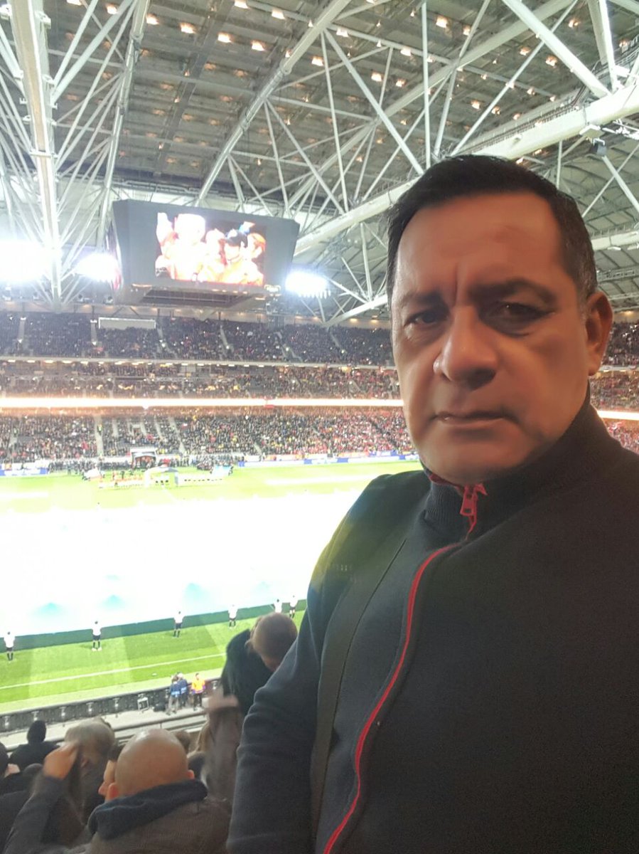 Pompilio Páez en el partido amistoso de Suecia