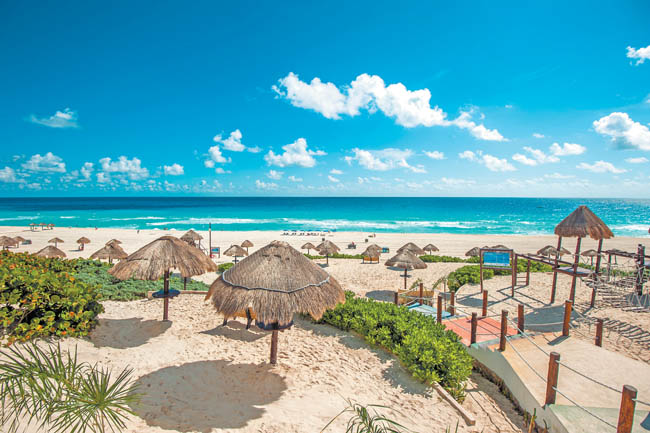 La playa es el destino preferido de los mexicanos. 