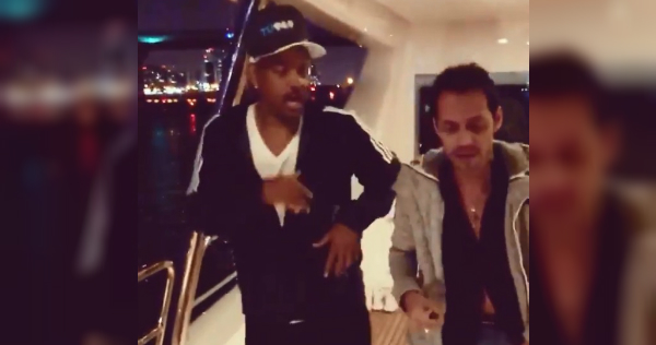 Will Smith aprende a bailar salsa con Marc Anthony.