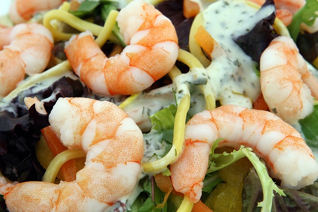 En esta época, es recomendable ser cauteloso con la ingestión de mariscos.