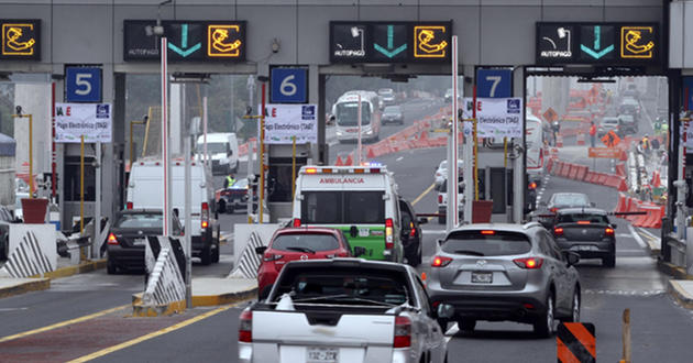 La autopista México-Pachuca registra que 30 vehículos por minuto abandonan la capital.