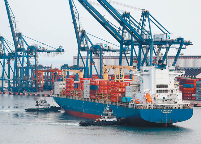 Se observaron aumentos anuales de 12.1% en importaciones de bienes de consumo. 