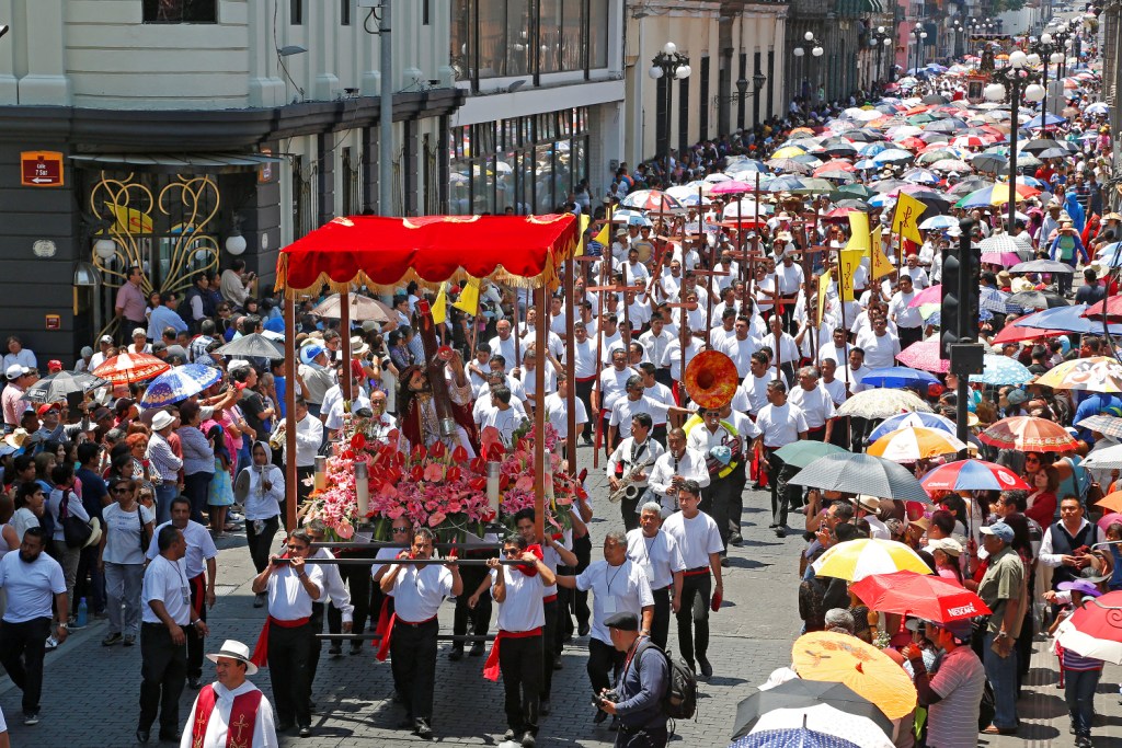 La Procesión de Viernes Santo se realiza desde hace 27 años y es una de las más concurridas del país.