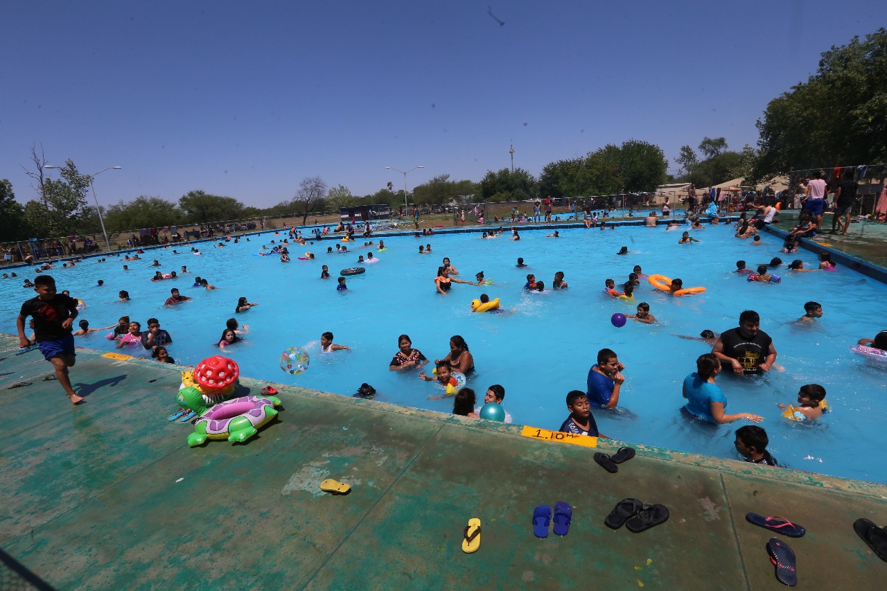 Los regiomontanos aprovecharon las vacaciones y abarrotaron lugares turísticos, museos y balnearios. 