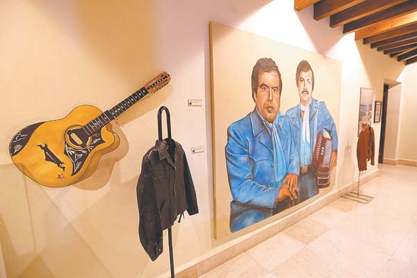 El recinto dedica un espacio a la música de los intérpretes de corridos.