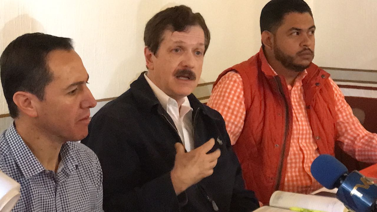El ex gobernador del estado señaló que combatirá los males nacionales y estatales como son pobreza y la desigualdad, la violencia y la inseguridad. 