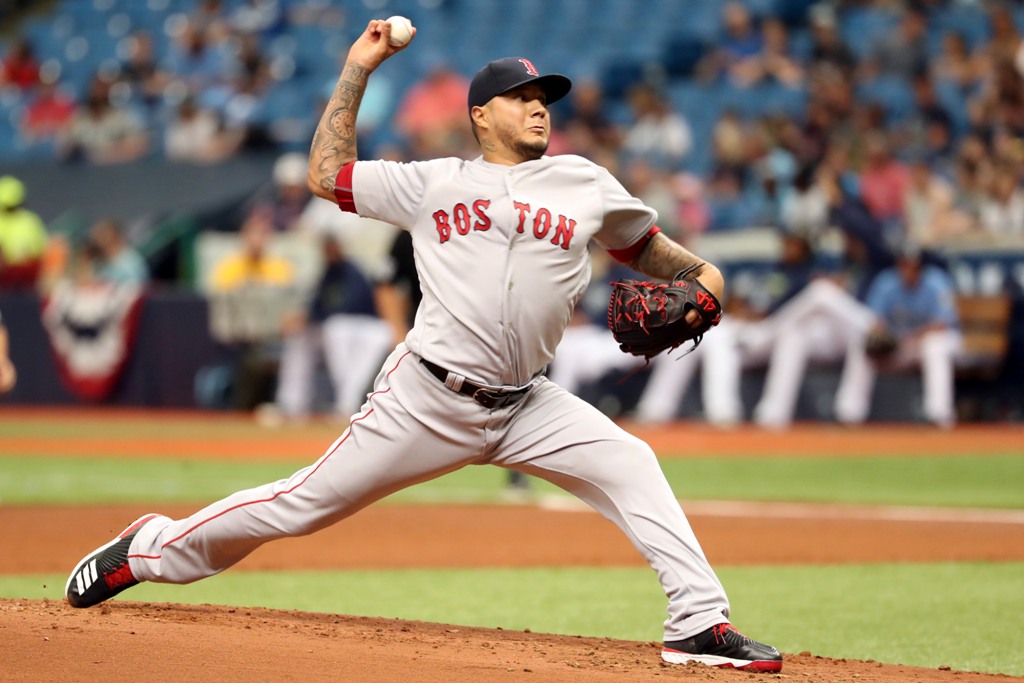 Héctor Velázquez tuvo su primer triunfo de la temporada con Boston 