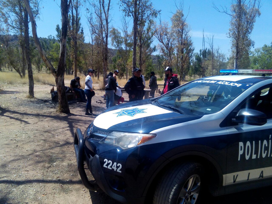 El menor encontró el arma de fuego cuando estaba de día de campo con su familia. 