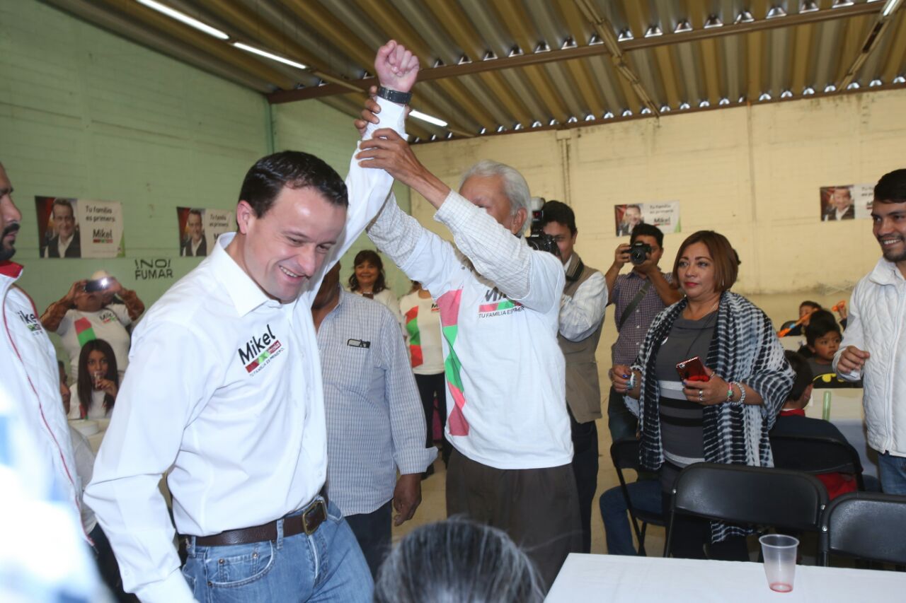 Mikel Arriola visitó un comedor comunitario en la delegación Magdalena Contreras.
