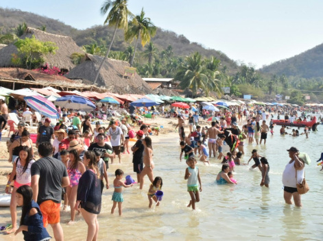 Playas de Guerrero presentaron gran afluencia de vacacionistas nacionales y extranjeros.