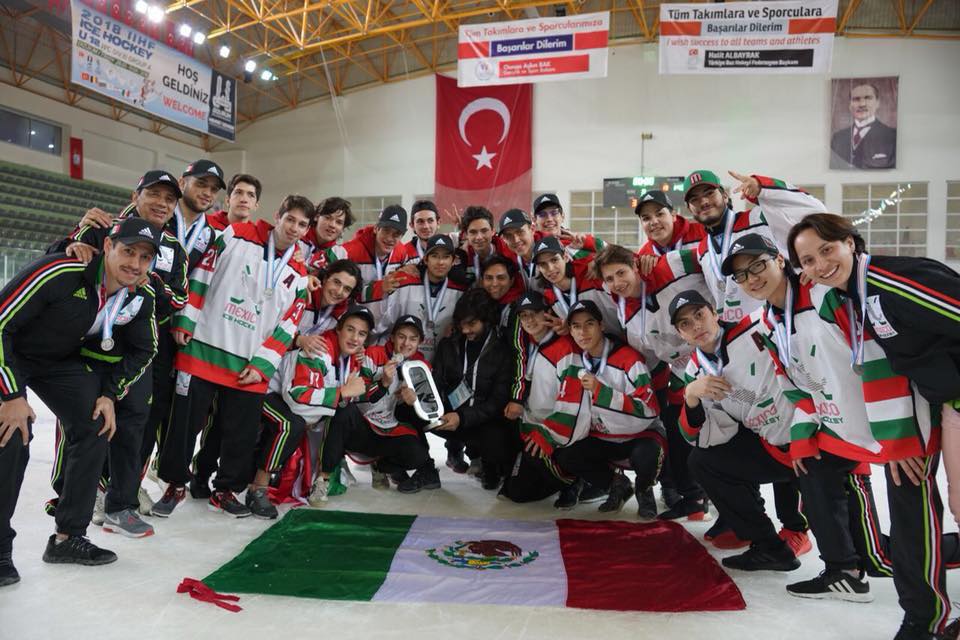 Tri Sub 18 gana medalla de plata en el Mundial de Hockey sobre Hielo