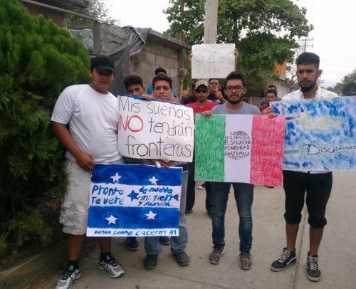 Las personas que forman la caravana en su  mayoría proceden de Honduras, El Salvador y Guatemala.