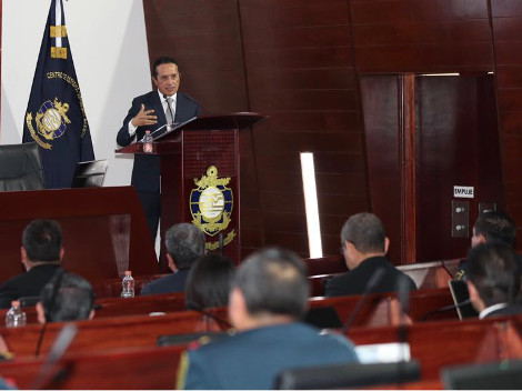 El gobernador de Quintana Roo, Carlos Joaquín ofreció una conferencia magistral ante alumnos de la Maestría en Seguridad Nacional, del  Centro de Estu