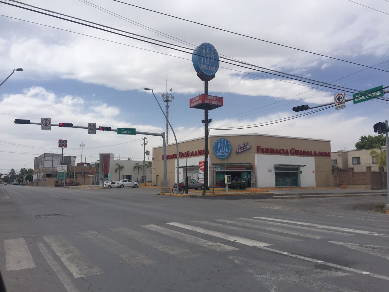 Por escapar, los ladrones olvidaron la camioneta en la que iban.
