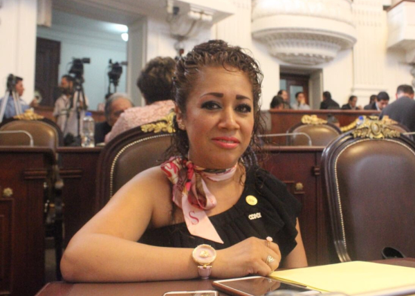 Rebeca Peralta, candidata a diputada federal, dijo que se necesitan recursos federales para reconstruir escuelas dañadas por el sismo 