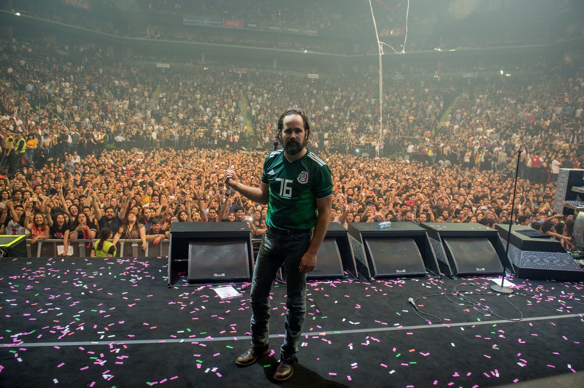 Ronnie Vannucci Jr presumió su playera del Tri 