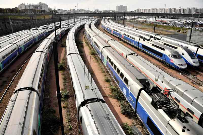 Sólo uno de cada siete trenes de alta velocidad y uno de cada cinco trenes regionales operan este miércoles.