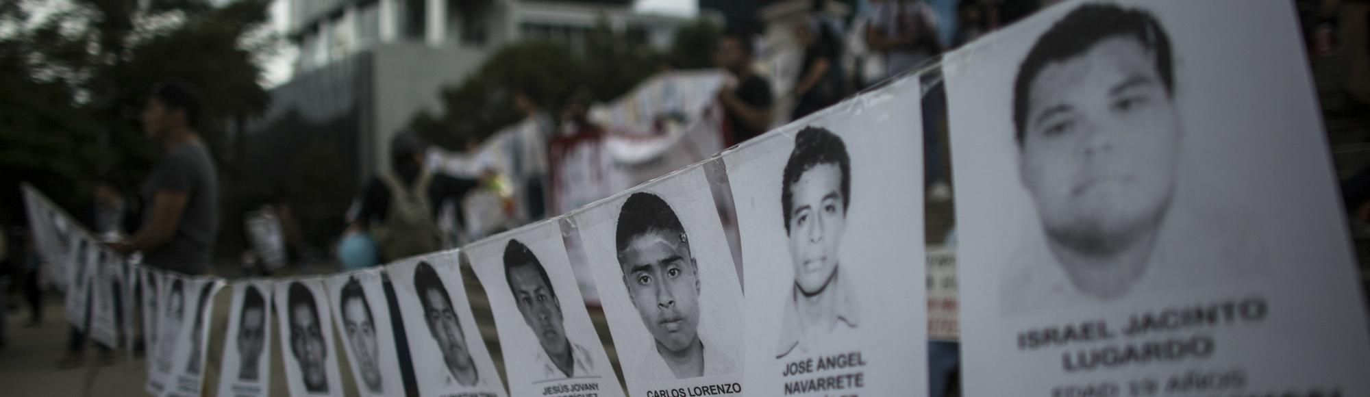 La gira Ambulante se inaugura hoy con la proyección en Plaza Fundadores de Ayotzinapa, El paso de la tortuga dirigida por Enrique García Meza y produc