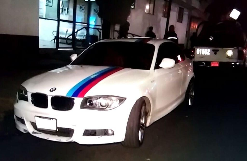 Los policías fueron agredidos a balazos por tres hombres en la colonia Zapotitla de la delegación Tláhuac.